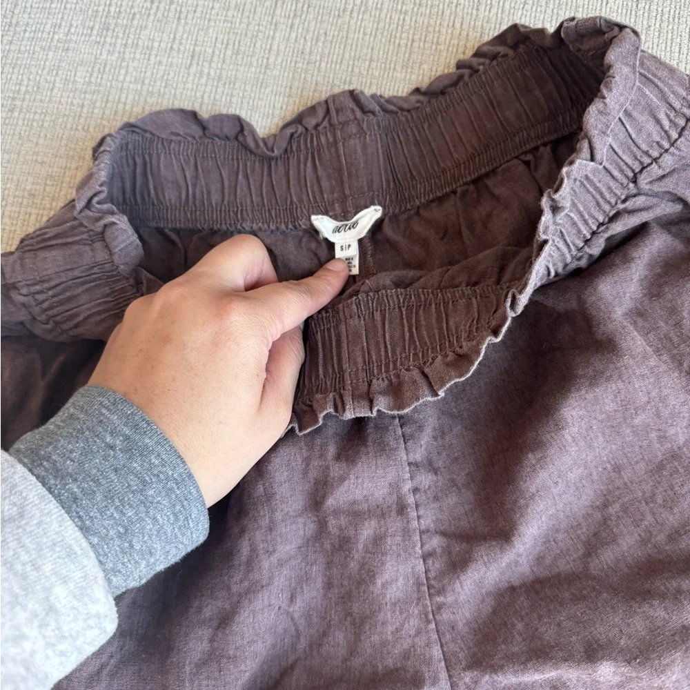 Women's Ruffled Hem Shorts - Brown